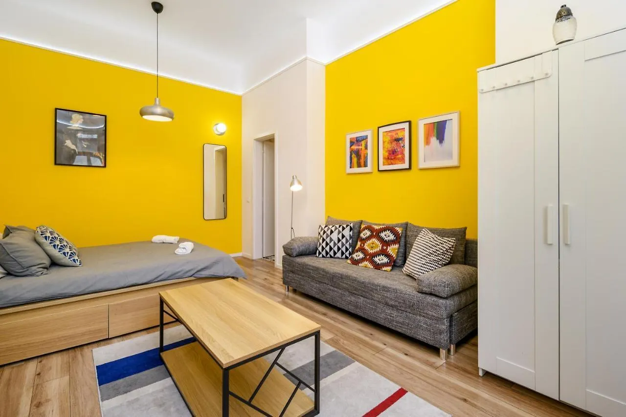 Apartment Stylish Yellow Suite In The Heart Of Budapest